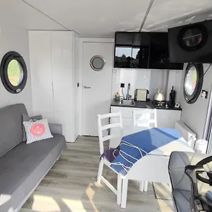 Houseboat Water Lady Apartament Pływający Dom Na Wodzie łódź Uraz (Trzebnica)